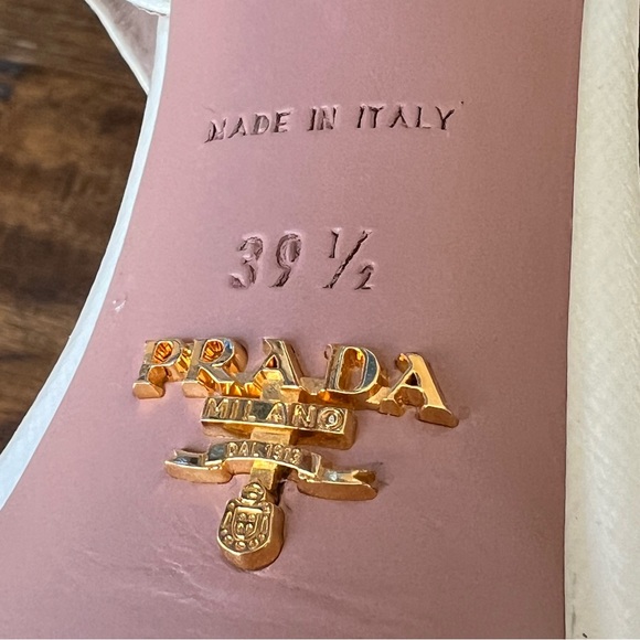 Prada Calzature Donna White Saffiano Leather Gold Studded Heels EU39.5 - Picture 15 of 16